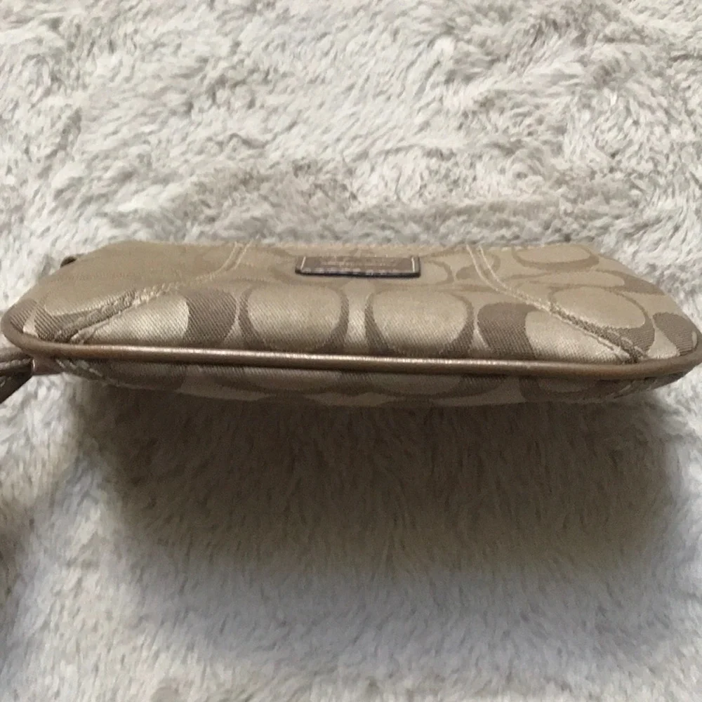 Coach Wristlet - Picture 8 of 9